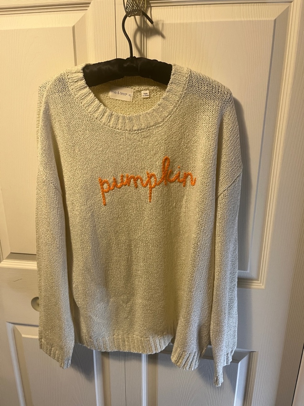 Cozy Cream Crewneck Sweater with Orange 'pumpkin' Embroidery
